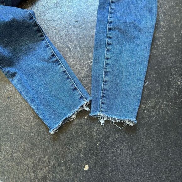 Universal Thread Women's High-Rise Skinny Fit Ripped Denim Jeans Blue Size 0/25 - Picture 2 of 16